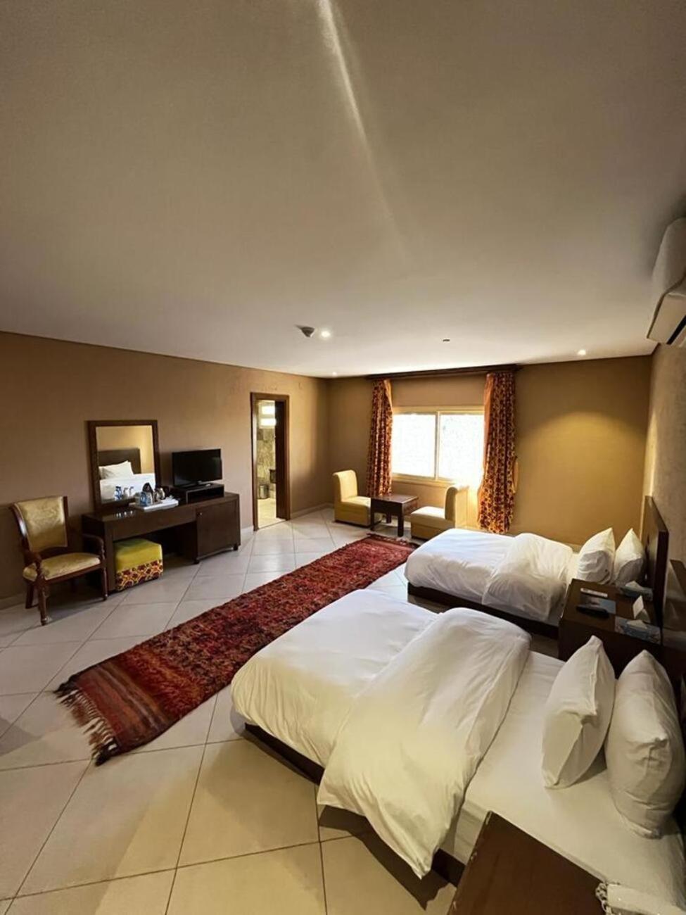 Al Malfa Resort Unaizah Exteriör bild